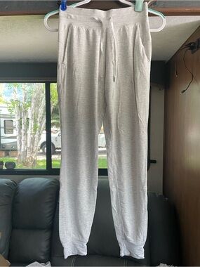 Lululemon size 0-2 Rulu joggers
